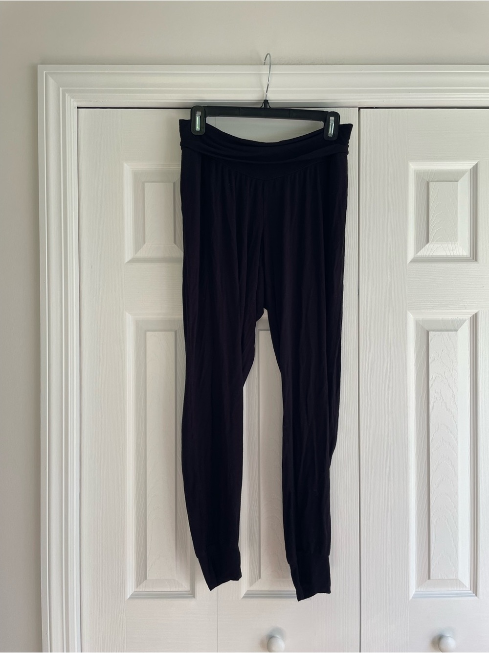 Old Navy Maternity Black Sunday Sleep Joggers